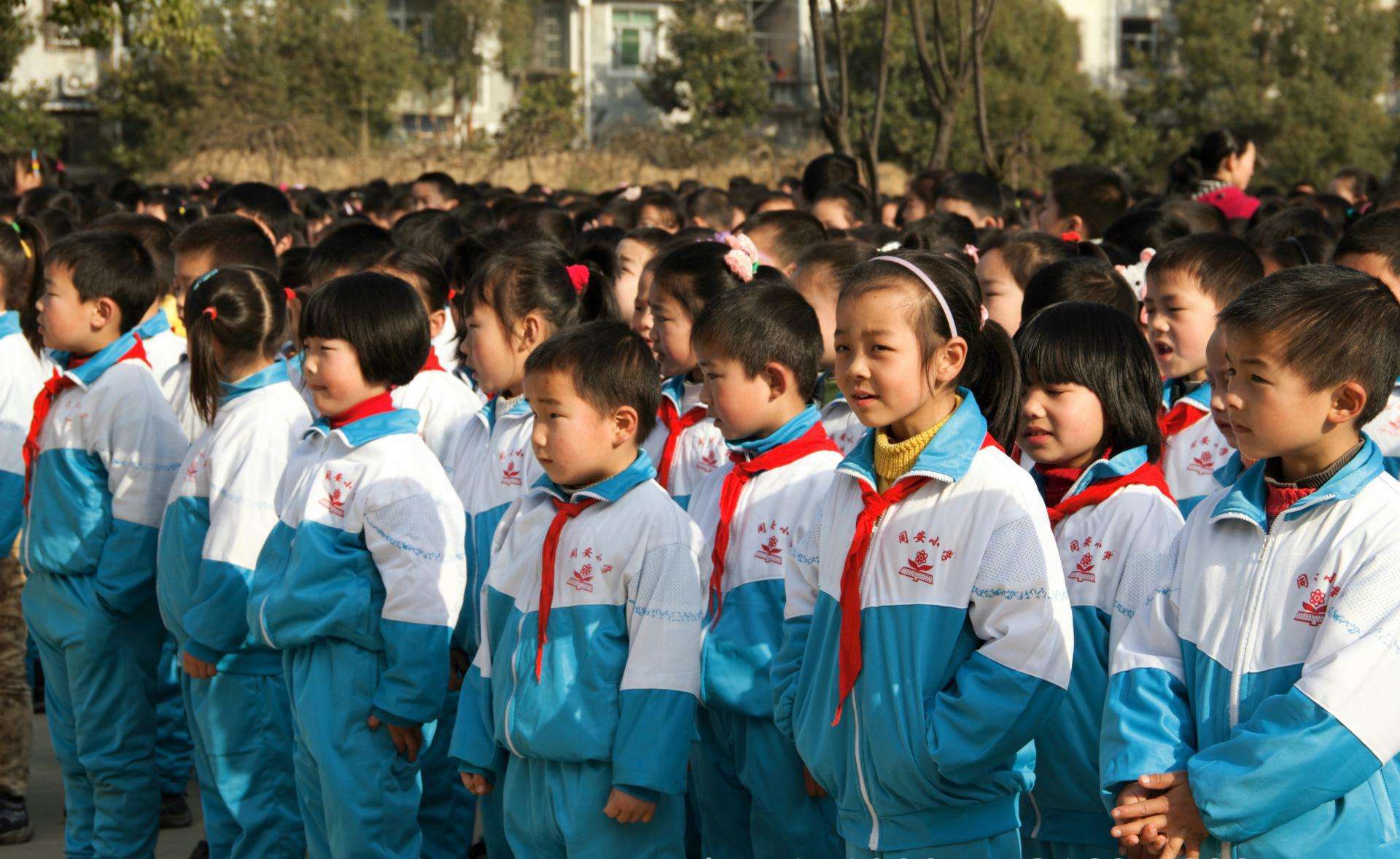 昆明中小學(xué)生校服